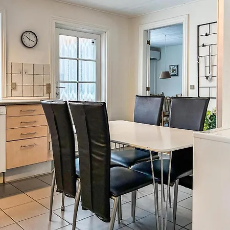 3 Bedroom Awesome Home In Hojer *